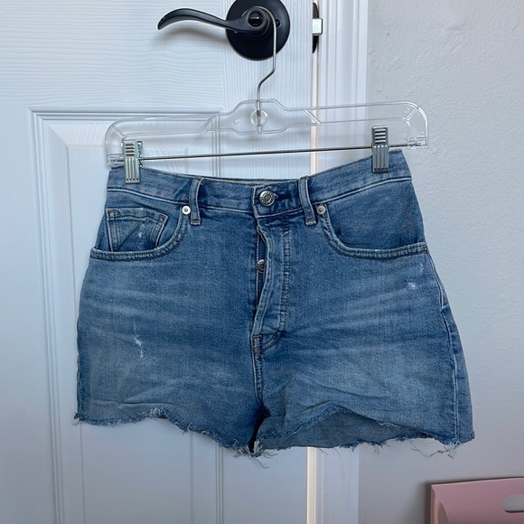 Everlane the Cheeky Denim Short - Picture 2 of 5